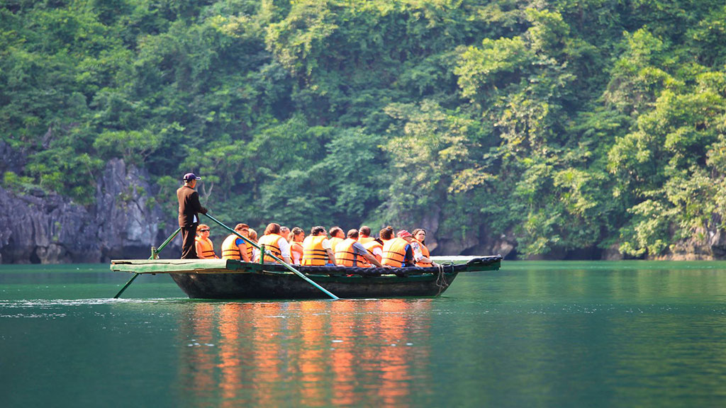 Bamboo boat in Luon Cave