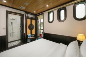 Deluxe with Balcony photo 2